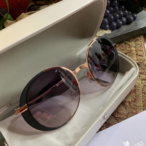 Authentic SWAROVSKI ROUND 51 metal/Acetate SWAN crystals sunglasses - Picture 9 of 16